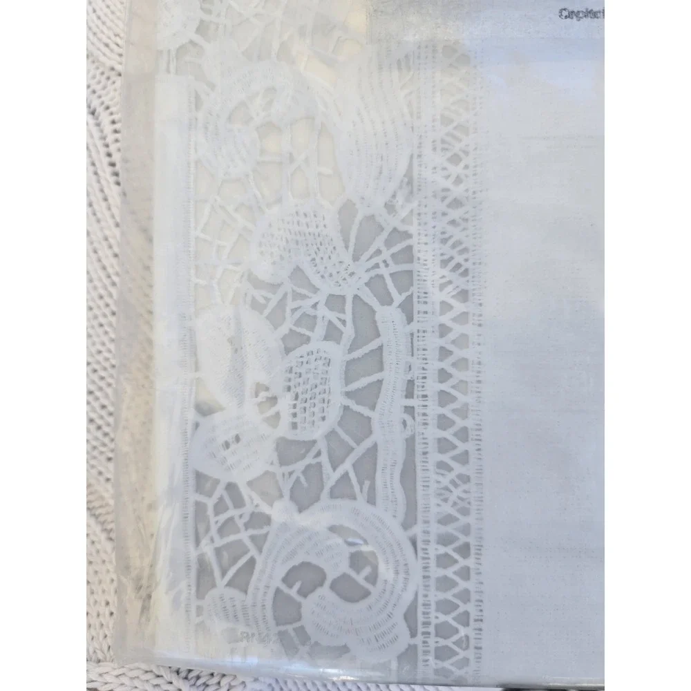 Vintage Floral Vinyl Tablecloth 60x90 White‎ Lace Farmhouse Cottagecore
